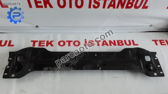Mercedes e 207 radyatör üst panel a207620032 sökme