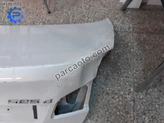Bmw 5 seri  bagaj kapağı