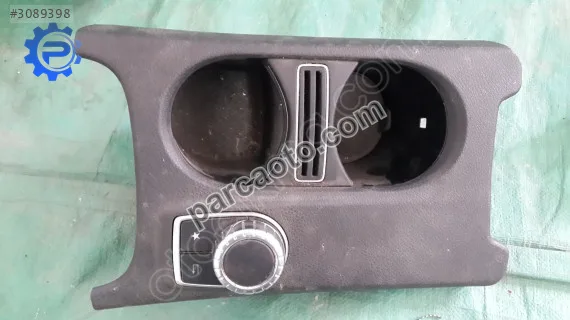 Mercedes cla  torpido bardaklık konsol