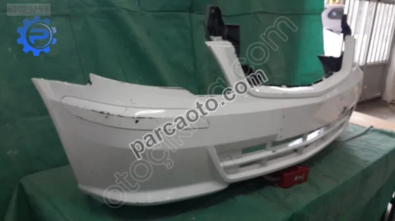 Mercedes VİTO 639 TAMPON ÖN A6398807370