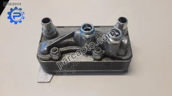 Mercedes C 205 YAĞ SOĞUTUCU A0995001900