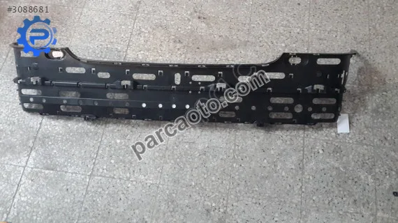 Mercedes-Benz 220 orijinal çıkma tampon tutacağı, İstanbul Anadolu Ataşehir