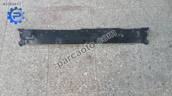 Mercedes c 204 ön panel sacı üst a2046200272