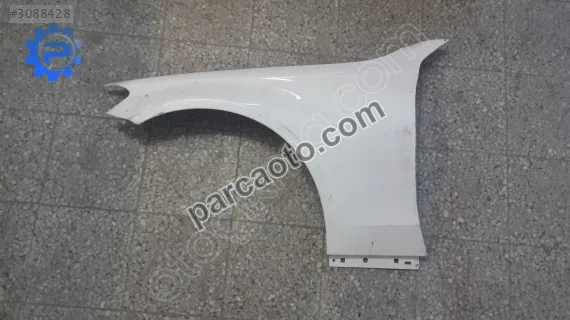 Mercedes C 205 ÇAMURLUK ÖN SOL A2058810101