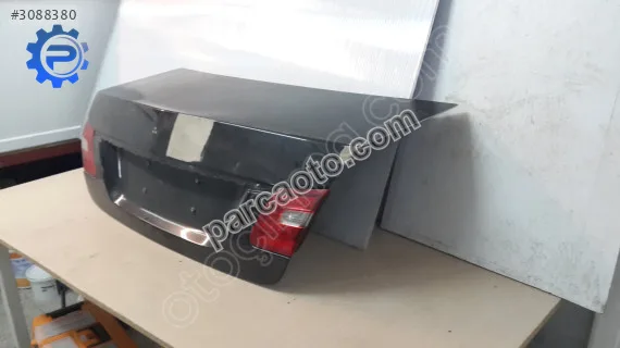 Mercedes E 212 BAGAJ KAPAĞI