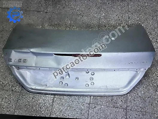 Mercedes e serisi 211 kasa bagaj kapağı