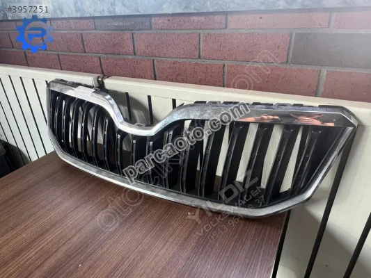 Skoda Yeti 5L0853668A Çıkma Ön Panjur 2010-2014