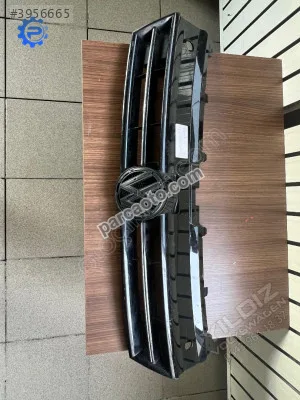Volkswagen Polo 6R0853651T Çıkma Ön Panjur 2010-2014