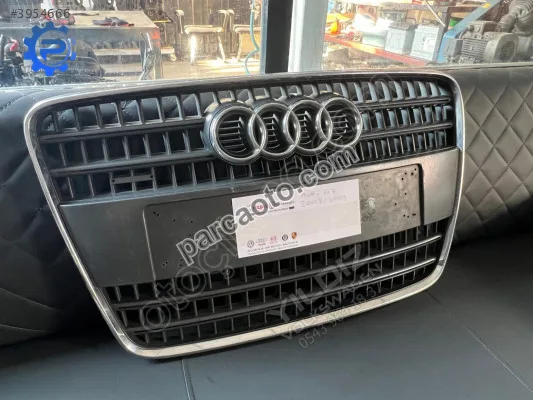 Audi Q7 4L083651 Çıkma Ön Panjur 2013-2016
