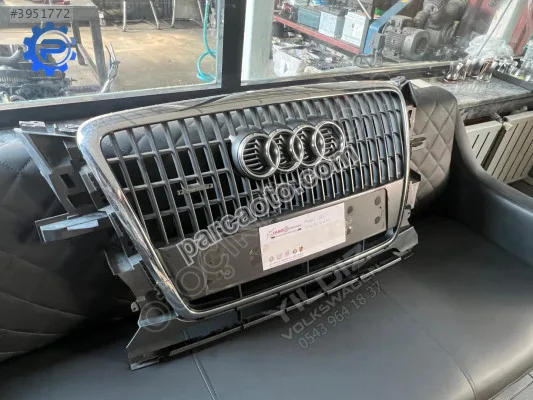 Audi Q5 8R0853651 Çıkma Ön Panjur 2009-2012