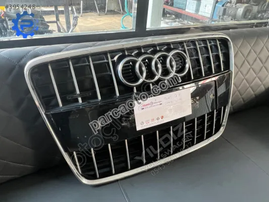 Audi Q7 4L083651F Çıkma Ön Panjur 2013-2016