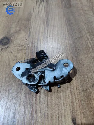 Peugeot 405 çıkma kaput kilidi