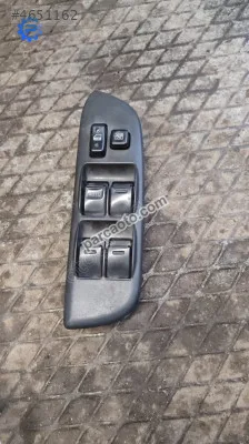 Toyota RAV4 02 06 sol ön dörtlü cam düğmesi