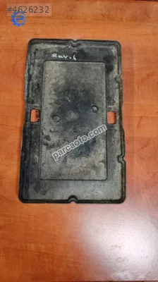 Toyota RAV4 02 06 çıkma akü alt plastiği