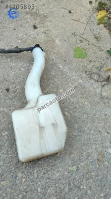 Toyota RAV4 2005 model orijinal çıkma radyatör yedek su bidonu