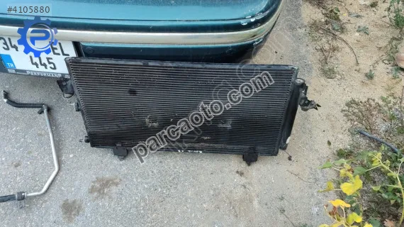 Toyota RAV4 2005 model çıkma orijinal hatasız klima radyatörü