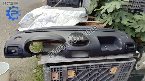 Renault Clio çıkma torpido