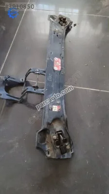 Mercedes w 203 kasa çıkma ön panel kilit sacı