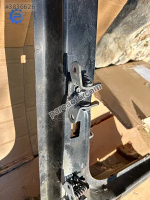 Dodge Nitro kapı menteşesi