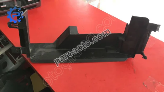 Ford focus 13- radyatör hava deflektörü orj çıkma f1eb-8310