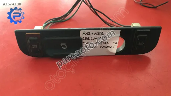 Partner berlingo cam düğme ve dosyalık paneli orj çıkma