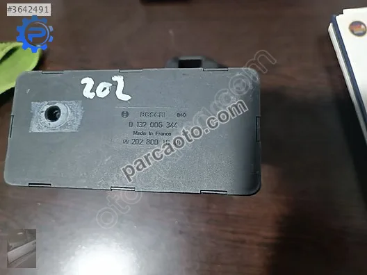 Mercedes w202 c kasa merkezi kilit motoru 2028001048 0132006344