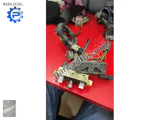 Cherokee elektrı̇klı̇ koltuk anahtarı 8956002896