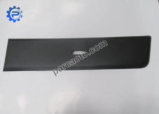 Peugeot boxer- 14/24; arka çamurluk bandı ön taraf sol (sinyal delikli)