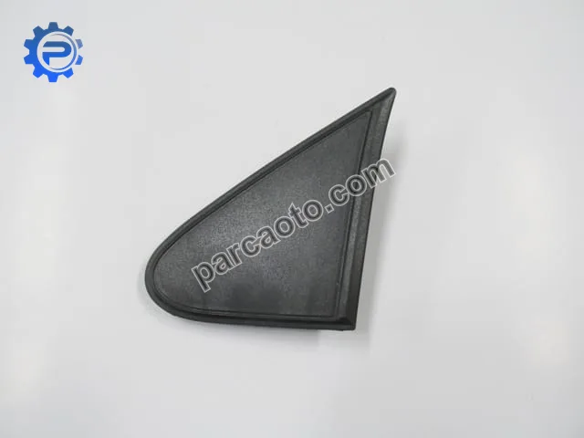 Peugeot partner- tepee- 10/18; kapı ayna muskası sol siyah (çamurluk üst üçgen plastiği)