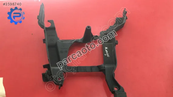 Kangoo megane ııı logan triger alt kapağı 8200958221 d1