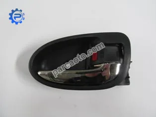 Toyota yarıs- 06/11; ön/arka kapı iç açma kolu sağ siyah (elceği nikelajlı) (hushan)