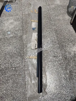 Mersedes ml w164 sağ ön cam kenar çıtası