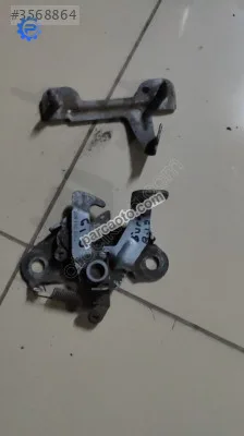 Renault 19 çıkma kaput kilidi