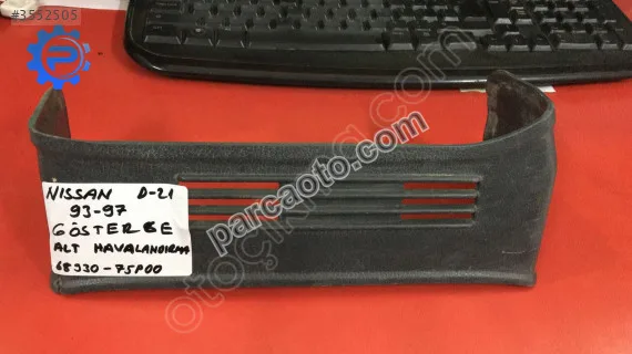 Nissan d21 93-97 gösterge alt havalandırma 68930-75p00