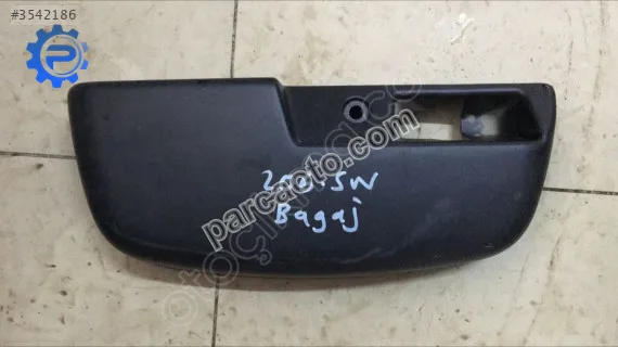 Pejo 206 sw bagaj kapağı orta üst bakalit 9642827677