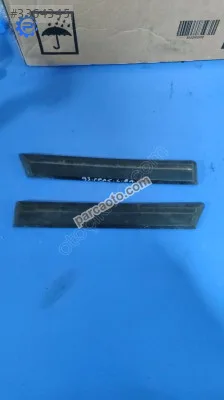 93 model Range Rover çıkma çamurluk çıtası