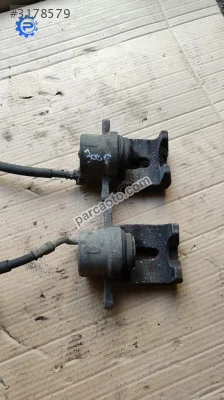 Chrysler 303C çıkma sağ sol arka fren kaliperi