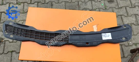 Mercedes w210 kasa kaput  iç ızgara A210 880 0705