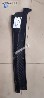 Ford Connect çıkma sağ ön cam ızgarası 2T14 -A02216