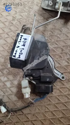 2004 RAV4 çıkma bagaj kilidi
