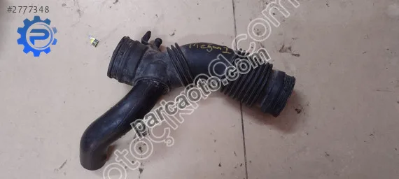 Megane 1 çıkma hava filtre borusu 8200186822