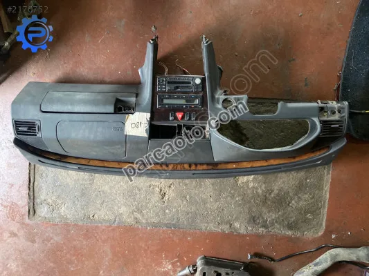 Çıkma mercedes c clas w202 torpido dolu boş