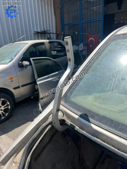 hyundai accent milenyum bagaj menteşesi sağ sol cihat hyundai