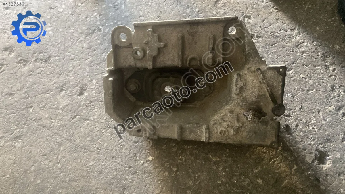Micra K12 Şanzıman Üst Kulağı