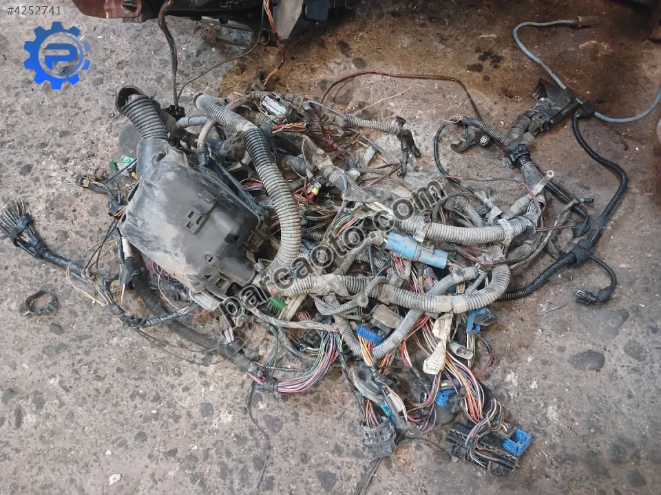 Fiat Fiorino orijinal çıkma motor sandık, Ankara Yenimahalle
