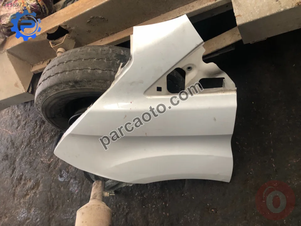 Ford Transit Custom Sol Ön Çamurluk Beyaz Hatasız