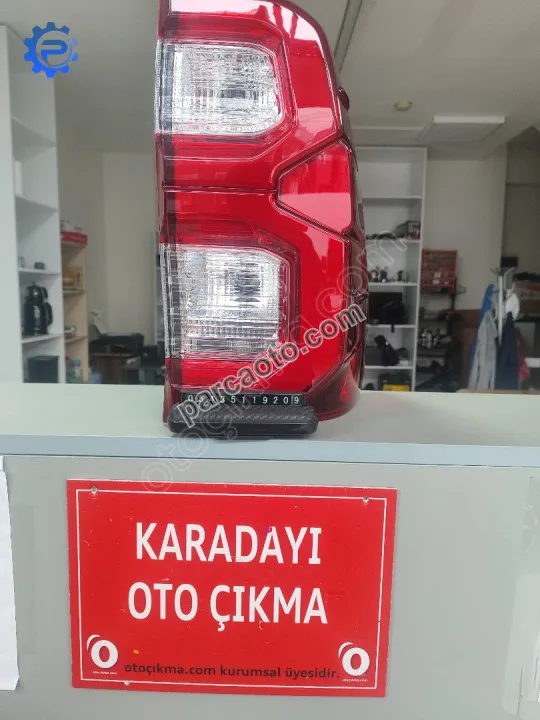 Toyota Hilux Revo Sol Arka STOP LEDLİ 815500430