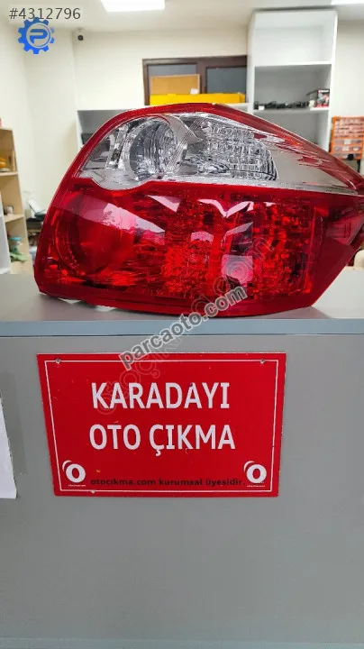 Toyota Auris Orjinal Sağ Arka stop 09/13 8155102540