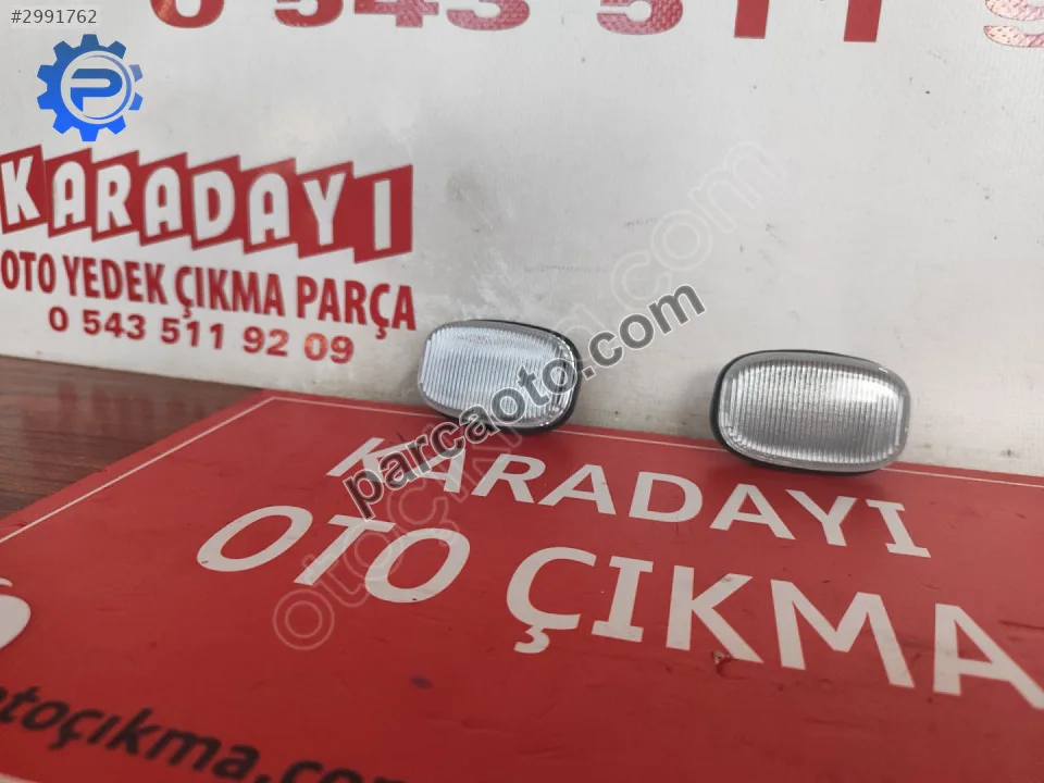 Toyota Corolla çamurluk şeffaf sinyal