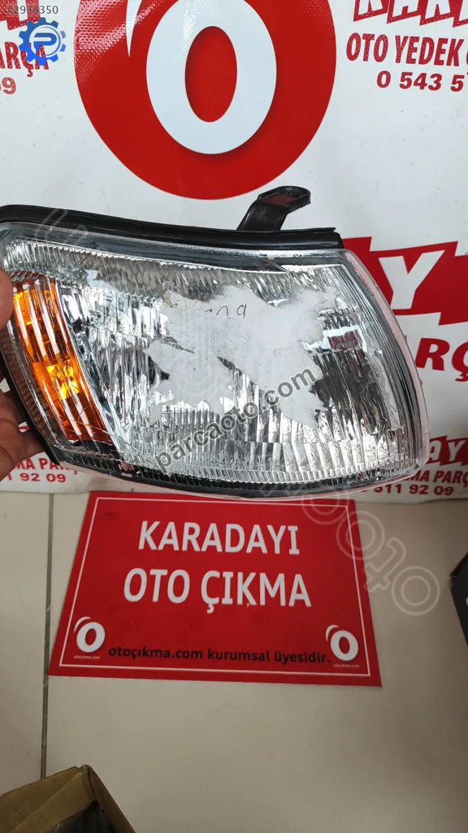 Toyota Corona Carina sinyal lambası